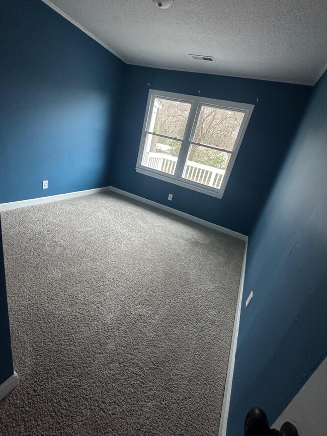 Building Photo - 211 Jane Ave