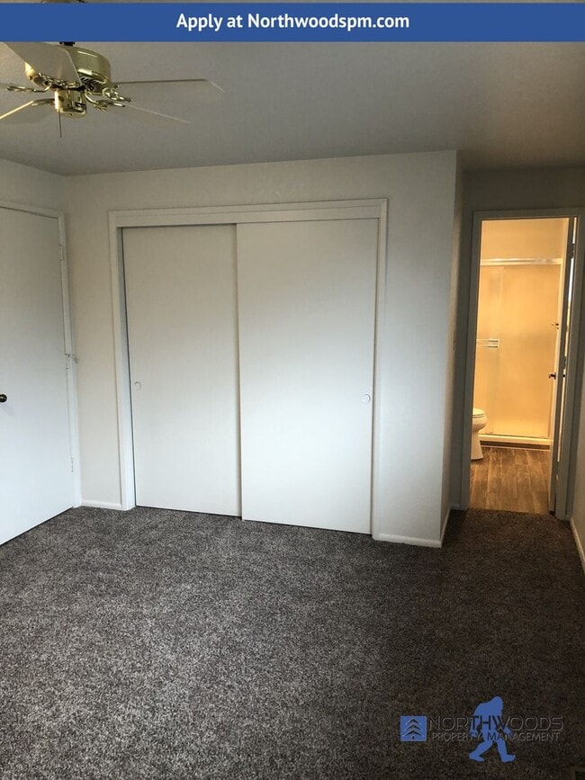 Building Photo - Nice 2 Story 3 Bedroomd 2 Bathrooms-Townhome