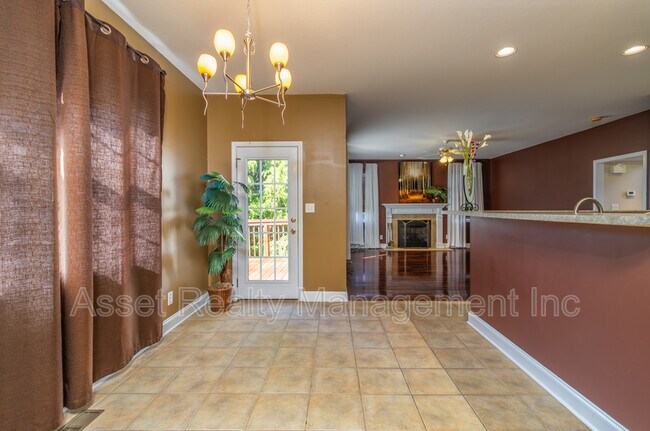 Building Photo - 8334 Bay Gardens Ln