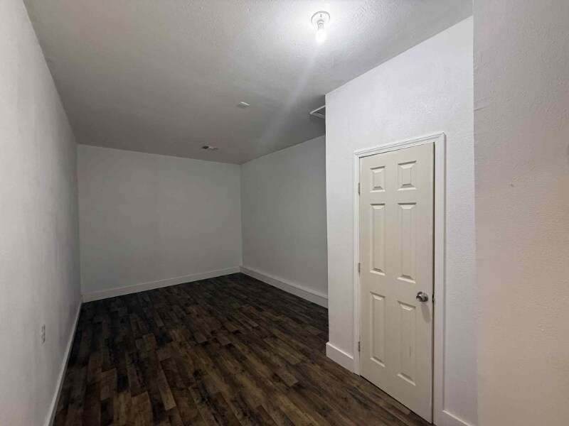 Building Photo - 5107 S Bonham St