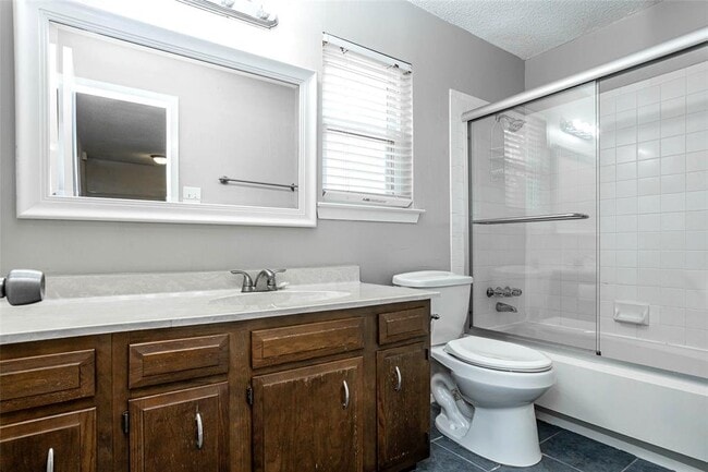 Building Photo - 3611 Gable Dr