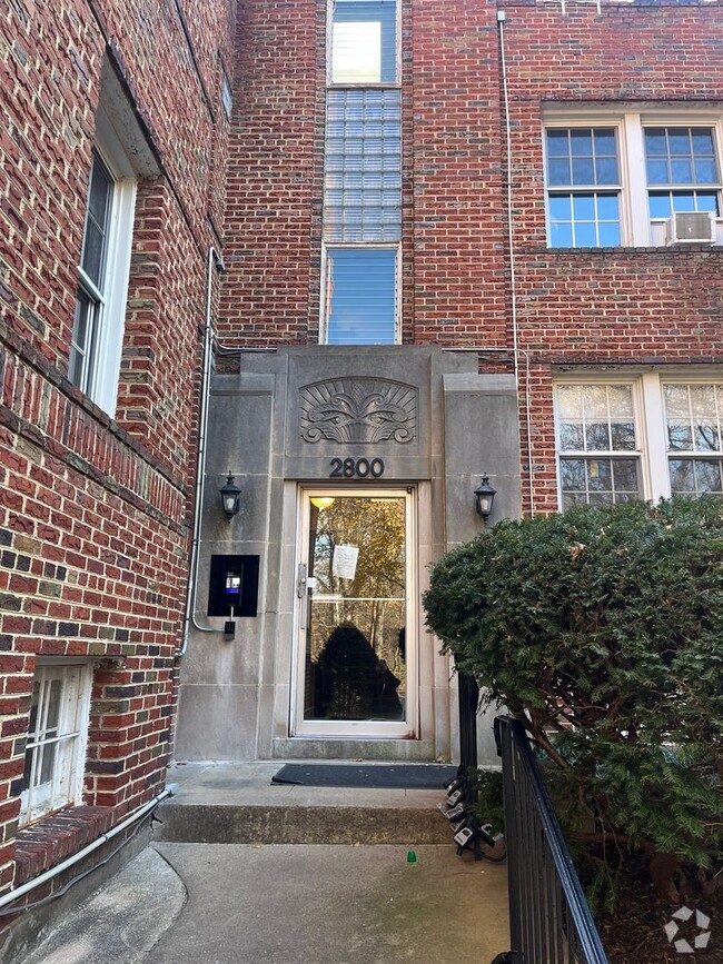 Building Photo - Charming 1-bedroom co-op unit