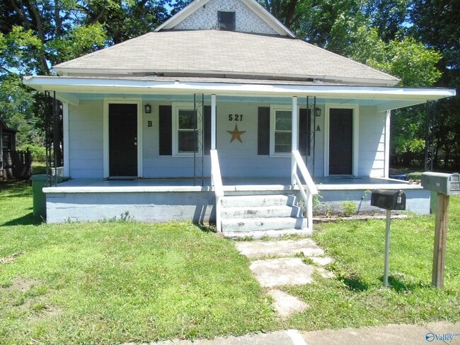 Building Photo - 521 Oshaughnessy Ave NE