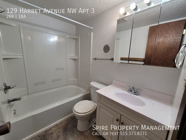 Building Photo - ***Half Month Free!*** - NW 2 bedroom 1 ba...