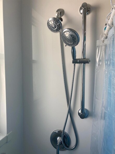 Building Photo - 101 E Cresse Ave