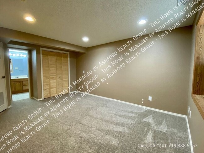 Building Photo - 5330 Tupper Ct