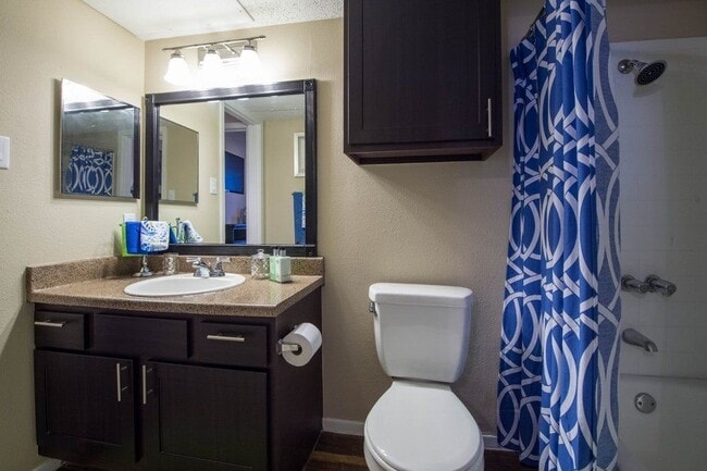 Building Photo - 6808 S I-35 Frontage Rd