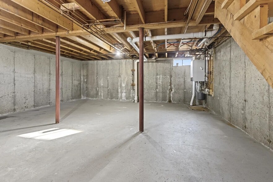 Basement - 162 Beach St