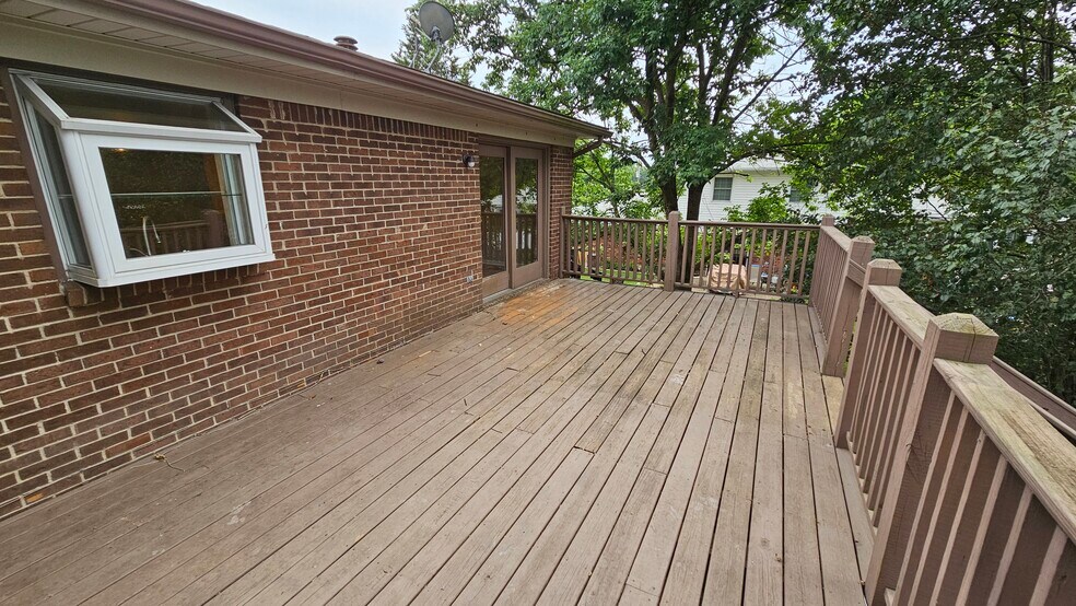 Deck - 9323 Willowwood Way