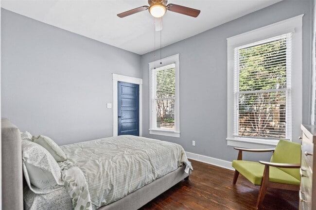 Building Photo - 301 S Edgefield Ave