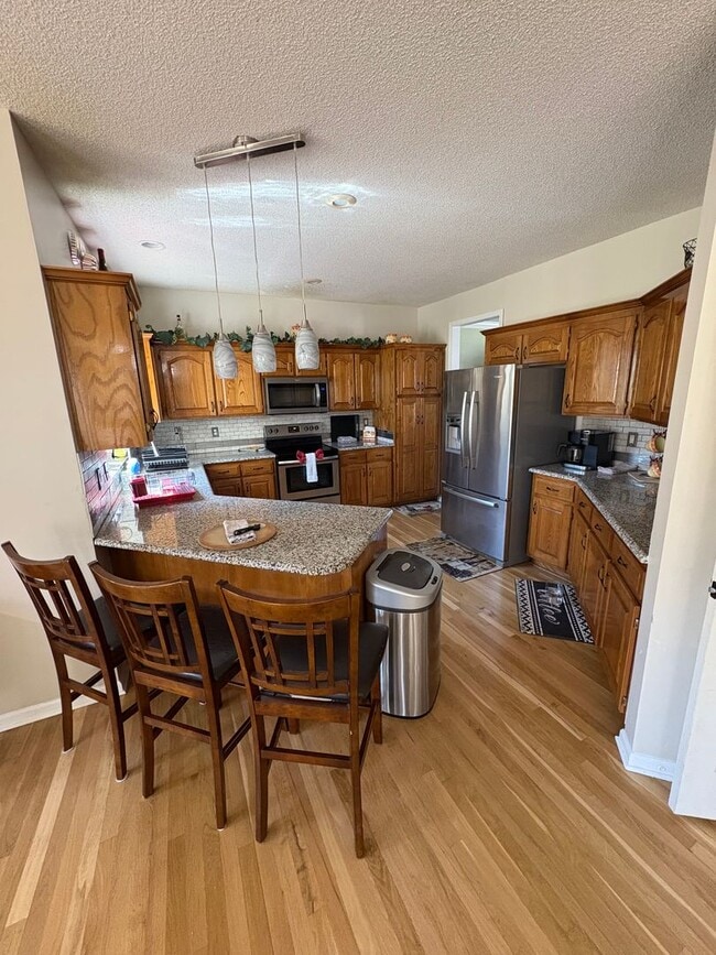 Building Photo - 30+ Day Stays | Fully Furnished 5 Bed Home w/Utilities included | 3 Car Garage | Great Community ...