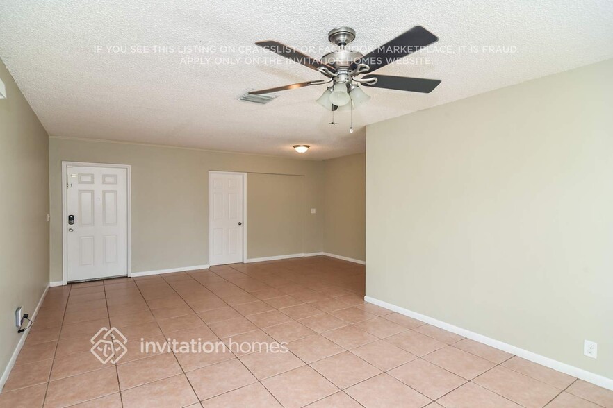 Building Photo - 216 Poe Dr