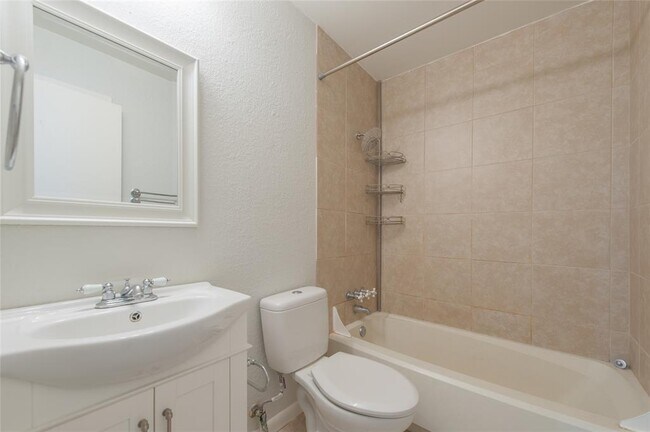 Building Photo - 7808 Clydesdale Dr