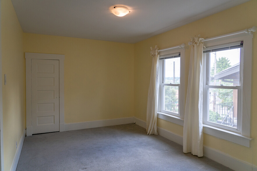Building Photo - 256 NW 46th St