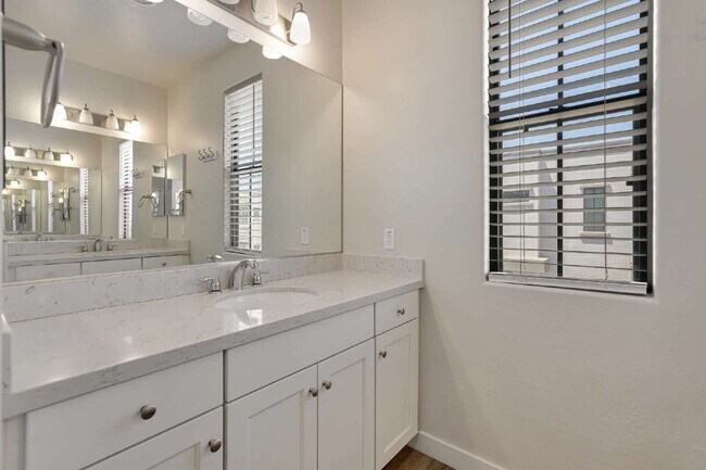 Building Photo - Sophisticated Camelback Corridor Tri-Level Townhome now available!