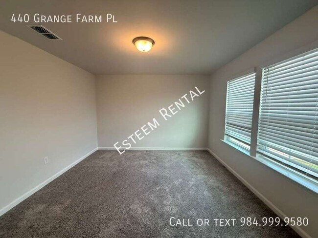 Building Photo - 440 Grange Farm Pl