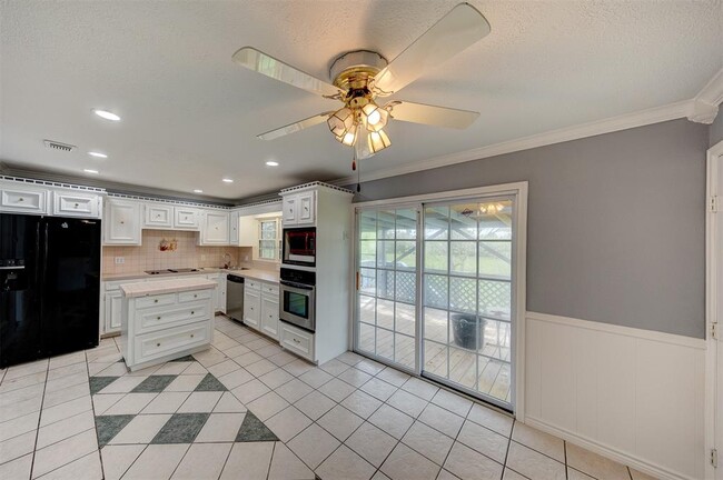 Building Photo - 263 E Castle Harbour Dr