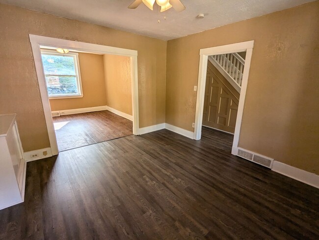 Building Photo - 2 Bedroom 1 Bathroom Single Family Home (P...