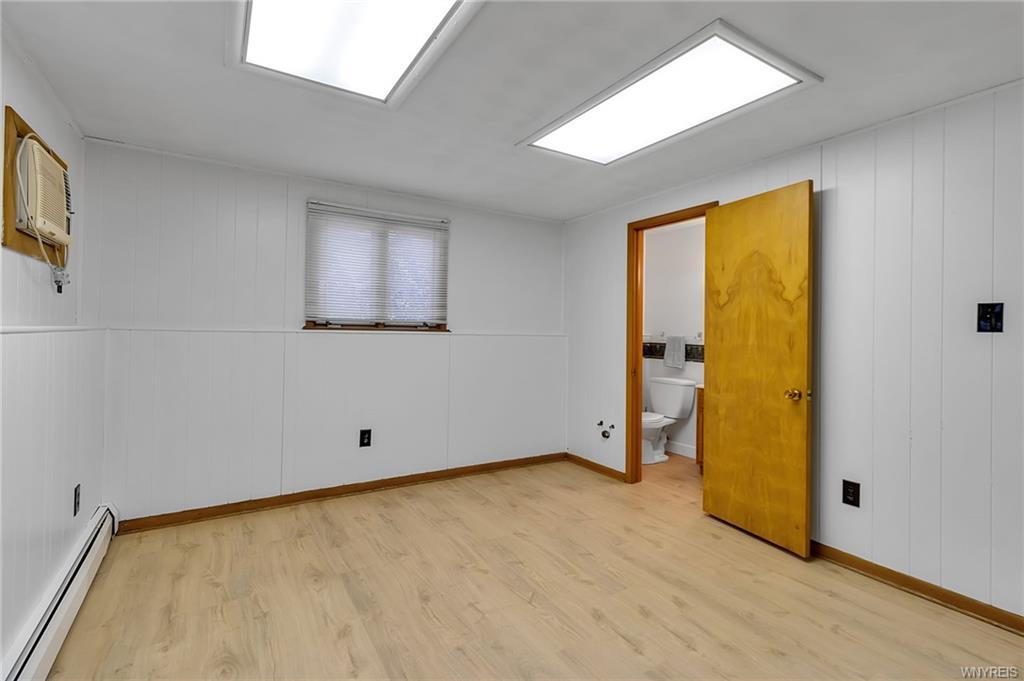 Bedroom with 1/2 Bath - 28 Mead St