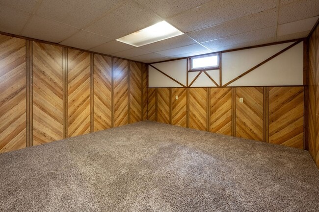 Building Photo - 4 BED 2 BATH HOME WITH BONUS ROOM IN IDAHO FALLS