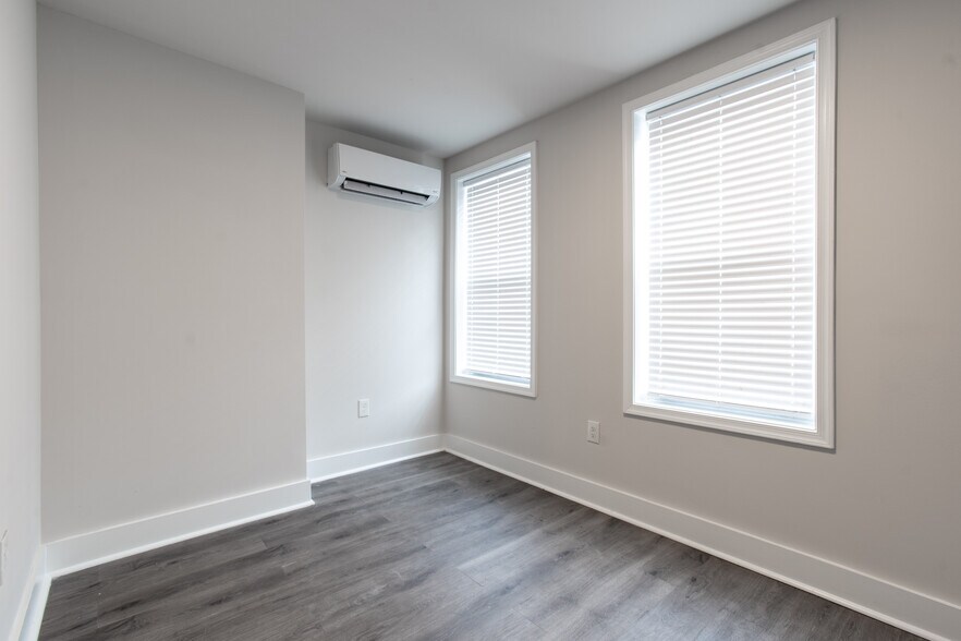 Building Photo - 951 E Locust Ave