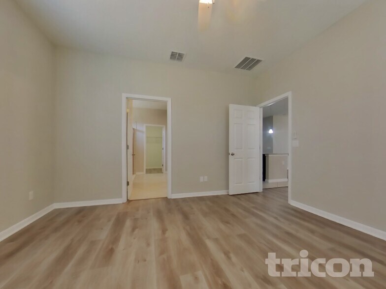 Building Photo - 37124 Scenic Ridge Dr