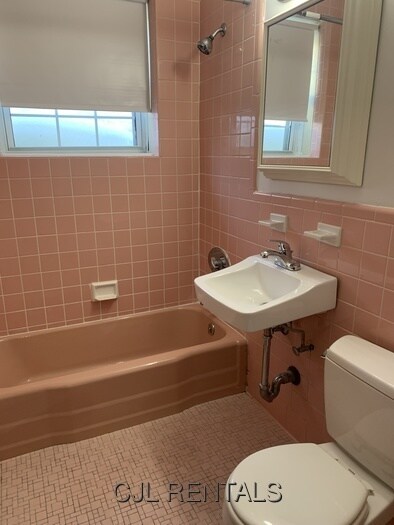 Building Photo - 71 Grove St