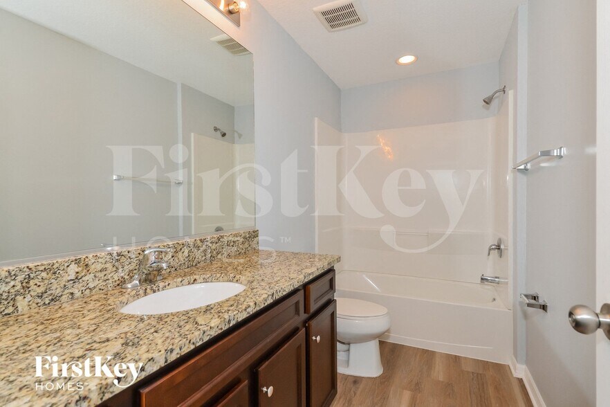 Building Photo - 92 Stanford Rd