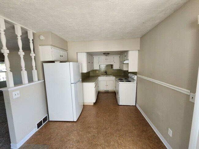 Building Photo - SW 424/426 30th Ave duplex