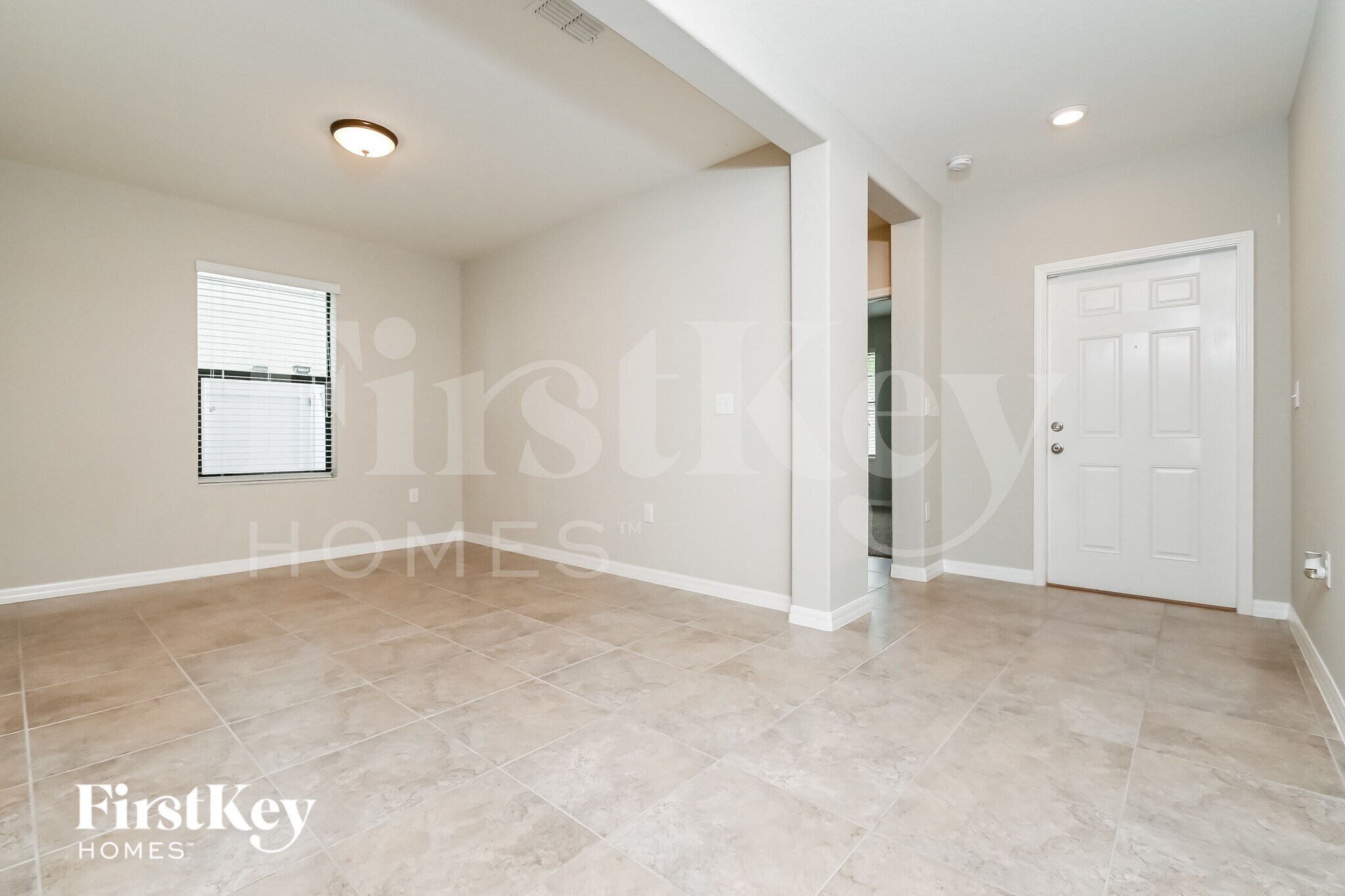 Building Photo - 14827 Crescent Rock Dr