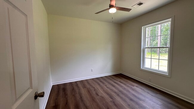 Building Photo - 142 Sass Dr