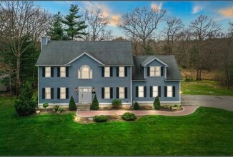Building Photo - 15 Pine Meadow Rd