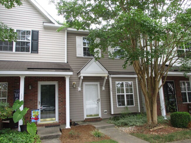 Primary Photo - Pretty Townhouse for Rent in Rachel's Keep...