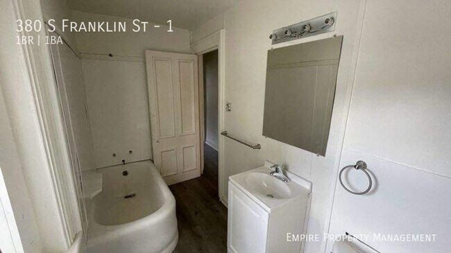 Building Photo - 380 S Franklin St