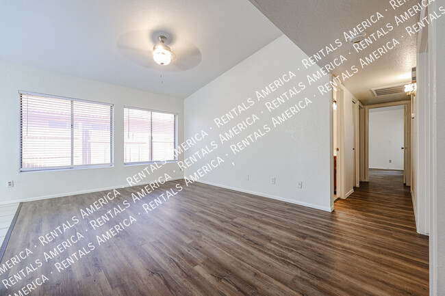 Building Photo - 14838 N 24th Dr
