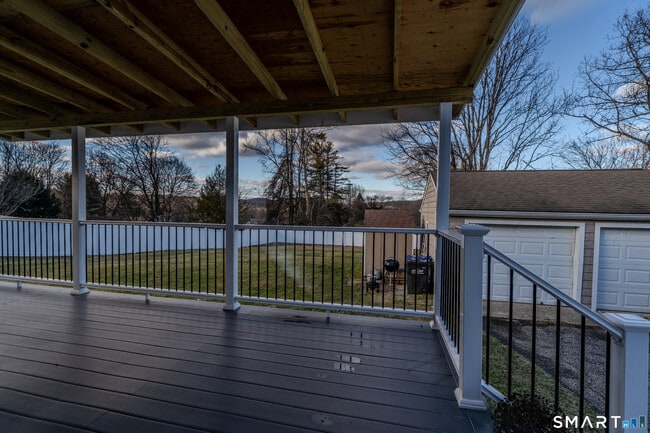 Building Photo - 24 Park Ln W