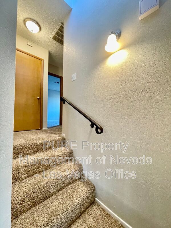 Building Photo - 2650 Sumac Ln
