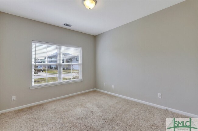 Building Photo - 136 Waverly Way