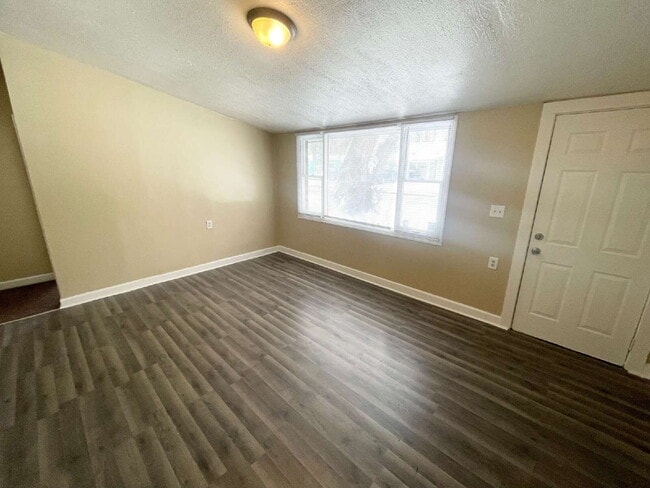 Building Photo - Martindale-Brightwood 4BR House!