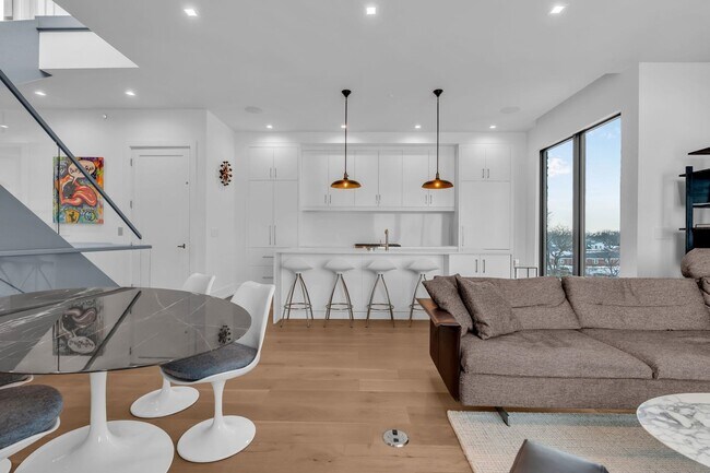 Building Photo - 200 Ocean Ave N