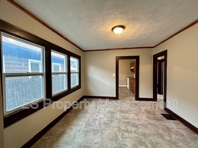 Building Photo - 1840 W Maryland St