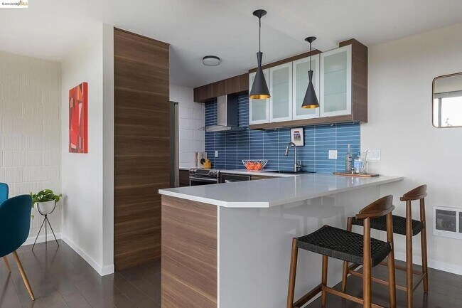 Building Photo - 1 Kelton Ct