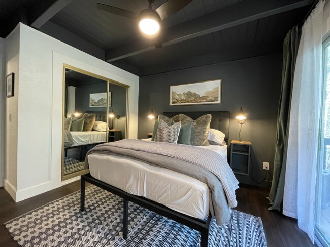Building Photo - 863 Deer Trail