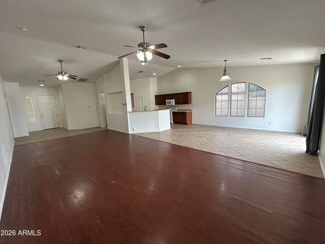 Building Photo - 2202 W Carter Rd