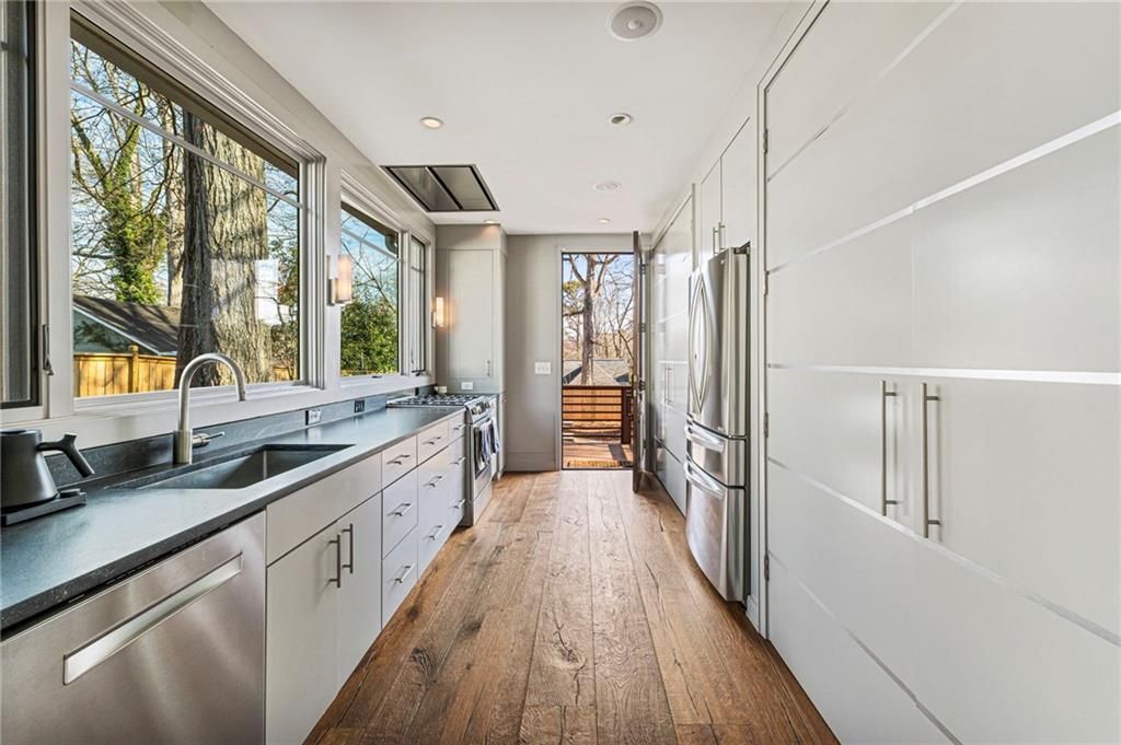 Building Photo - 212 Geneva St