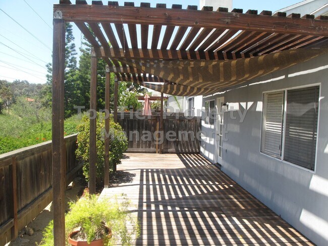 Building Photo - ****Beautiful 2 bed/2 bath Townhouse in Carlsbad - Great Location - Available 06/21****