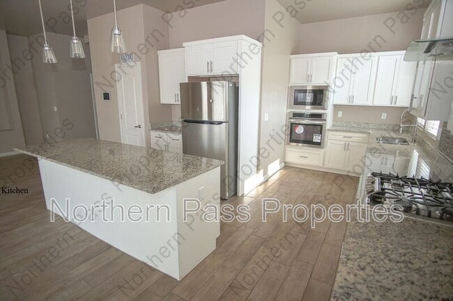 Building Photo - 13094 Castleford Ln