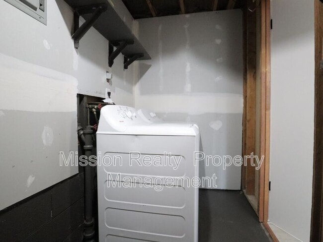 Building Photo - 618 Tarpley Rd