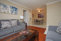 Interior Photo - Falls of West Oaks