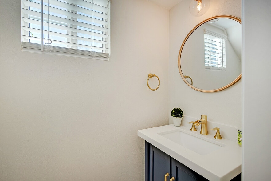 Building Photo - 2301 E University Dr